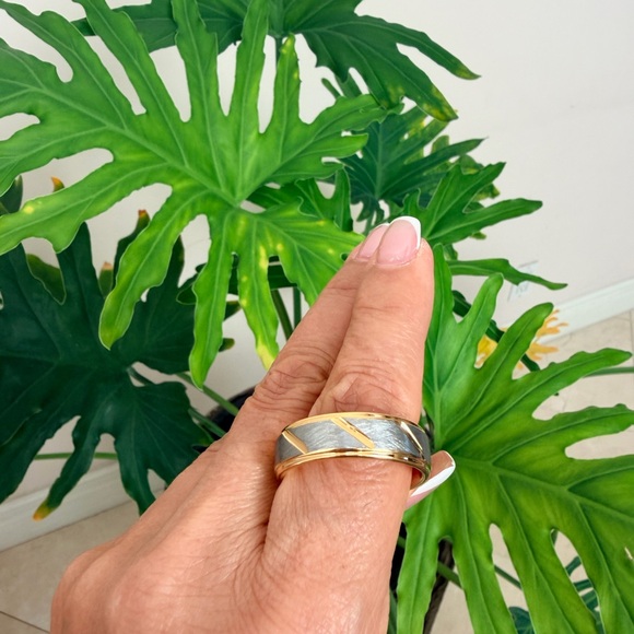 NEW 8MM GRAY YELLOW GOLD NOTCHED ETERNITY TUNGSTEN WEDDING BAND - Picture 15 of 16